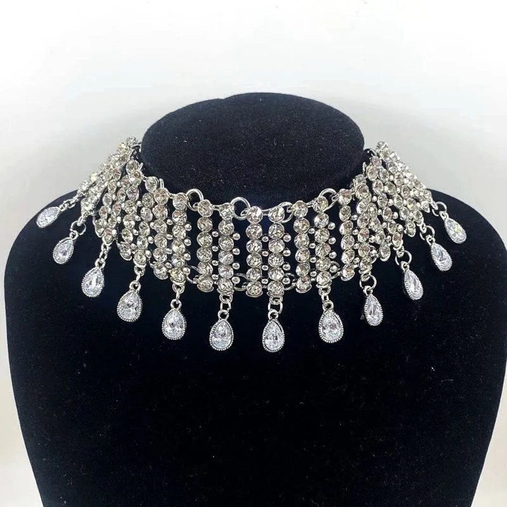 Elegant Silver Tear Drop Choker Necklace